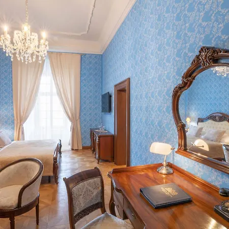 Szálloda Galicia Nueva, Castle Losonc