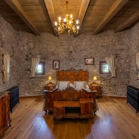 Galicia Nueva, Castle 4* Lučenec