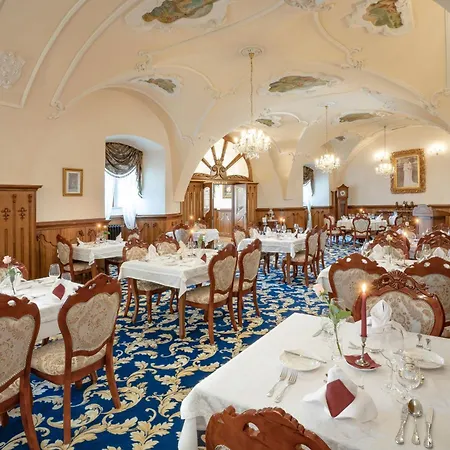 Galicia Nueva, Castle Szálloda Losonc