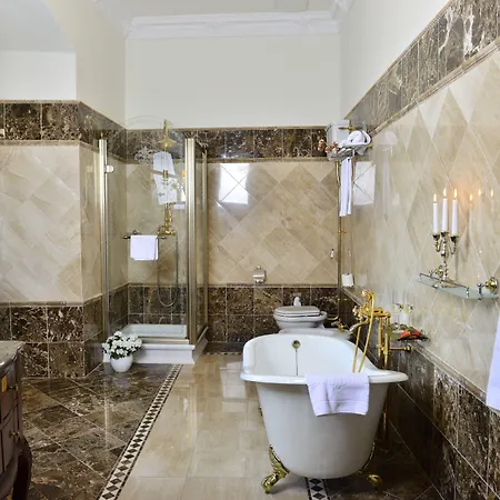 Szálloda Galicia Nueva, Castle 4*