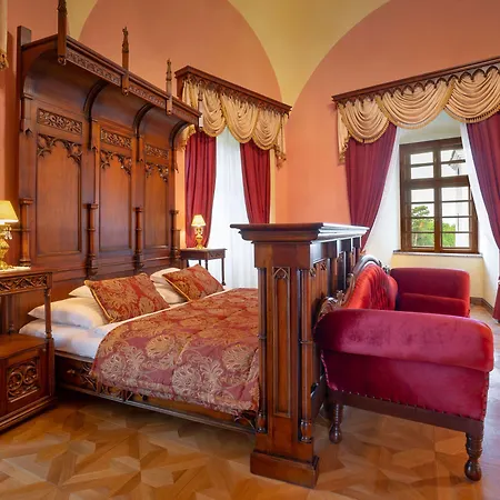 Galicia Nueva, Castle Łuczeniec