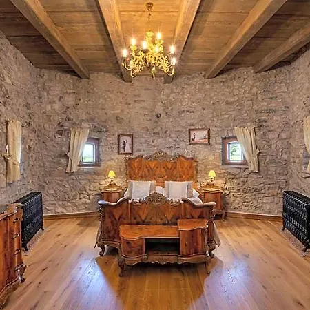 Hotel Galicia Nueva, Castle