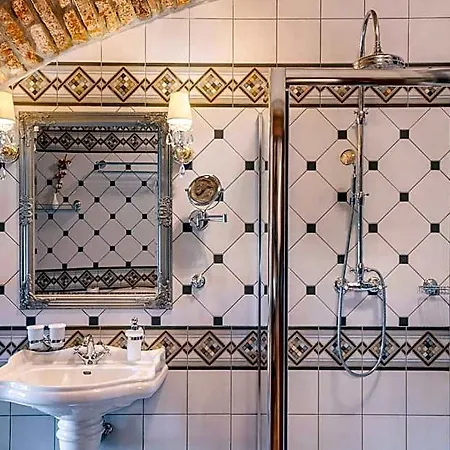 Galicia Nueva, Castle 4* Lučenec