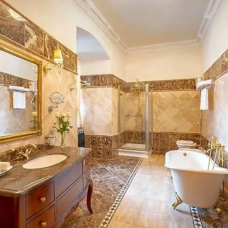 Galicia Nueva, Castle Hotel Lučenec